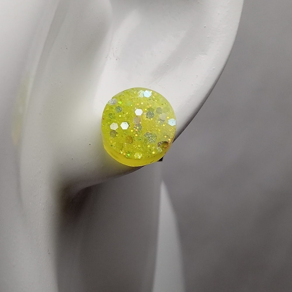 5/$25 Yellow Glitter Stud Earrings